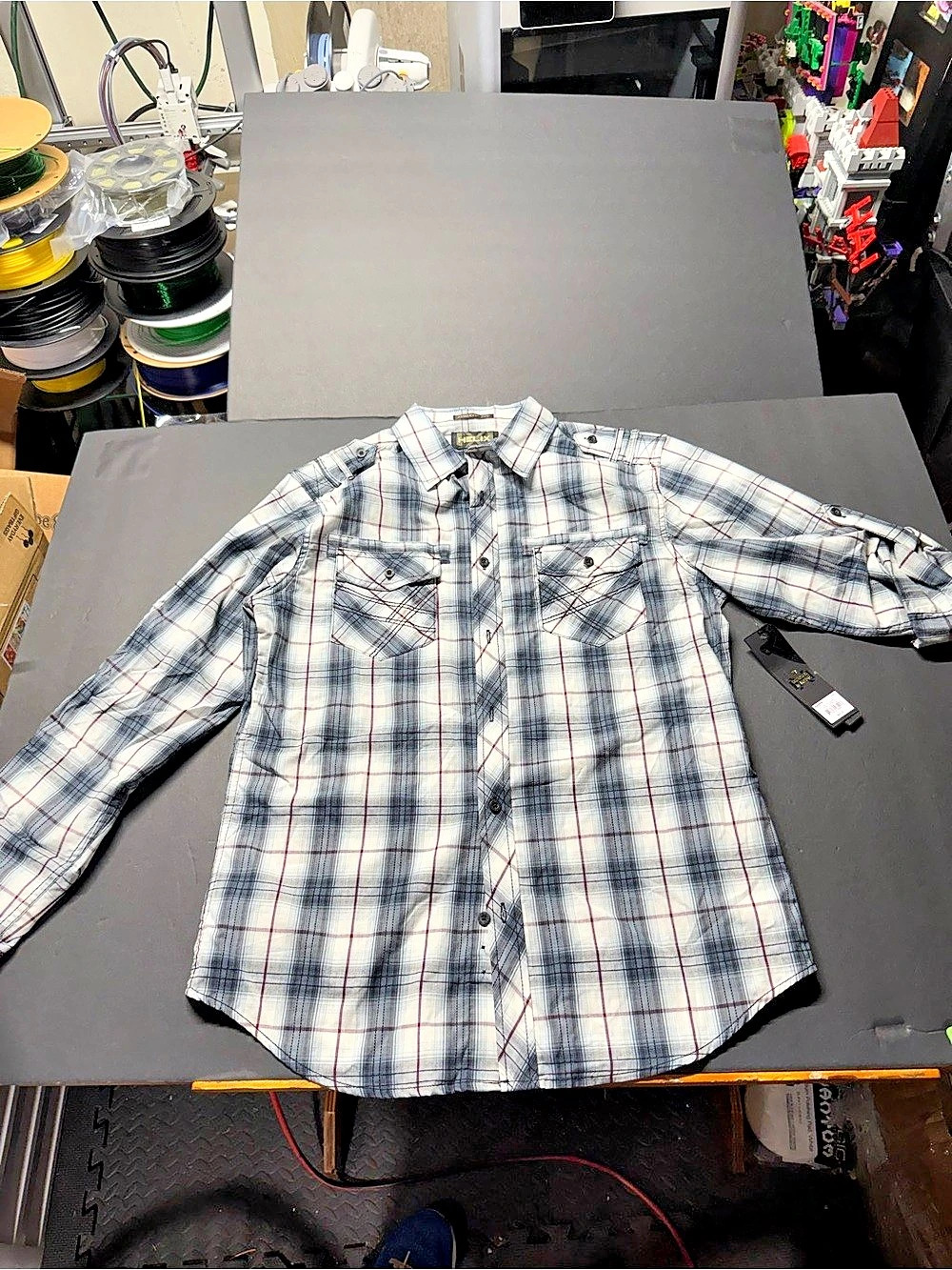 Helix Athletic Fit Plaid Button Down in White & Blue Size Medium NWT